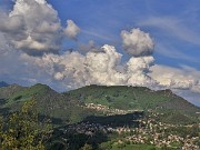 52 Bella vista su Altopiano Selvino-Aviatico e Monti Corngera-Poieto